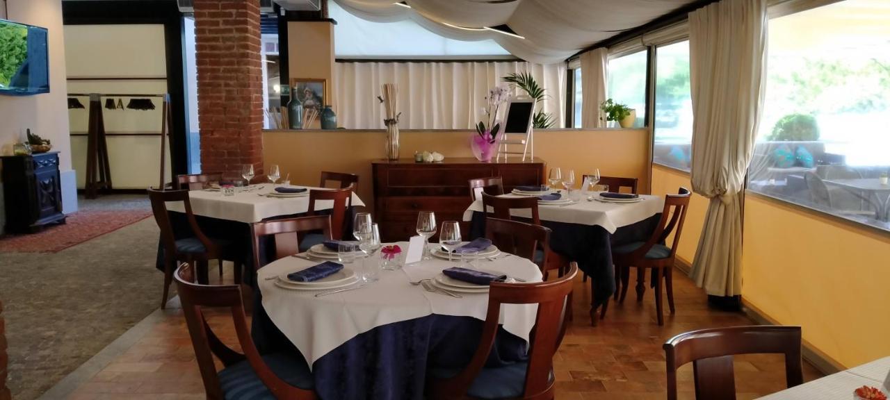 La Regibussa - Hotel Ristorante Asti Extérieur photo